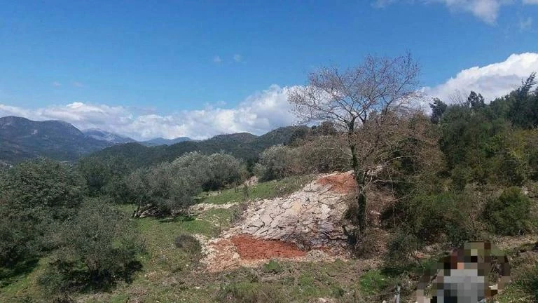 Άνοιξε η γη στην Πρέβεζα! (εικόνες)